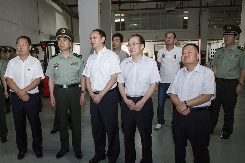 20150612陕西省军区司令高龙福少将一行调研考察陕药集团西部药品动员中心.jpg